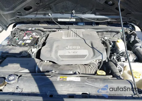 2012 Jeep Wrangler Unlimited Sport z USA, uszkodzony, nr VIN 1C4HJWDG4CL197641